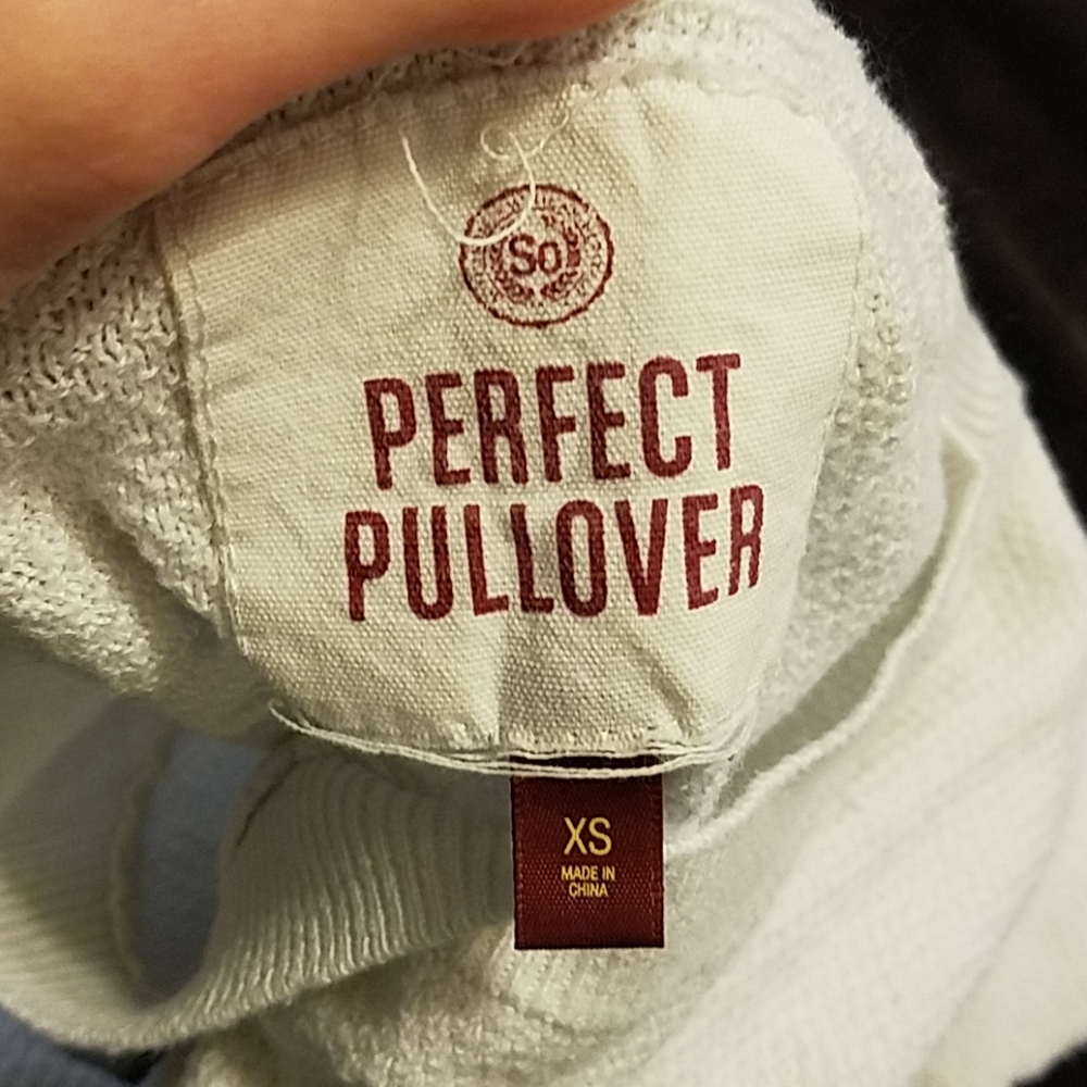 White pullover - Picture 5 of 5